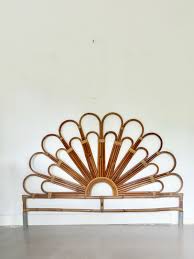 Renijusis Page 4 Table A Manger Bois Bahut Pas Cher De Chevet Alinea Meuble Blanc Laque Mobilier De Salon Chaise Plastique Fauteuil Bleu Canard