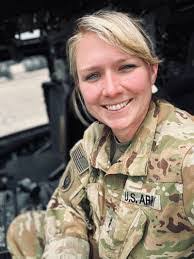 Larissa Combs's Instagram, Twitter & Facebook