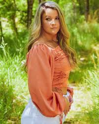 more grad pics sowwyyy,,,im excited 🎓🎓🎓🎓 #25days