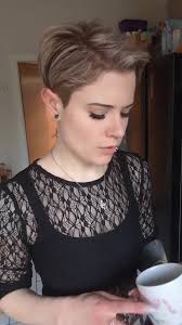 Hoppe Hoppe Reiter 🤣🤣 offener Bruch .. macht nüscht 😂 #hoppehoppereiter  #lalilu #nurdermannimmondschautzu #einmännleinstehtimwalde #zweijährige  #kinderlieder #creapy #lustigeclips #lustigevideos ...