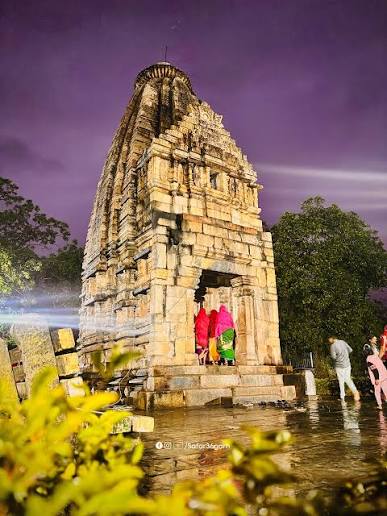 मामा भांजा मंदिर बारसूर दंतेवाड़ा 📍 मामा-भांजा मंदिर काफी सुंदर और अद्भुत है. इस मंदिर को बनाने के लिए विशेष प्रकार के बलुई पत्थरों का ...