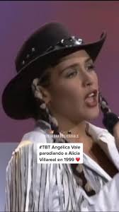 Angélica Vale Parodiando a Alicia Villareal en 1999