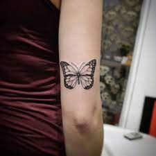 Borboleta Monarca Japensou Butterflytattoo Kubanoink Inkmasteralphaville Tatuadordealphaville Tatuadordoalphav Tattoos Elbow Tattoos Above Elbow Tattoo