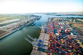 300 meter von der hafenpromenade und ca. Frischer Wind Im Hafen Von Antwerpen