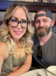 When you're walking back to your hotel after the game and you here a dude  chanting “USA USA” in the bike cart and you look and it's Tony Hinchcliffe  🤣 Our day