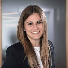 Lisa Steger's Instagram, Twitter & Facebook