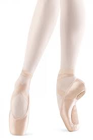 Suffolk's patented design is used in the stellar. Bloch Dramatica Stretch Satin Pointe Shoe