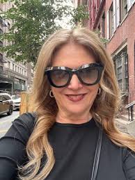 Pop Star Mom' Meghan Trainor Stars in New Music Video with Her 4 Canine…