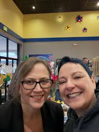 Georgia, Kristy, Larriann, Maggie, Nikki, Raffaella, Rob, Scott, Stephanie  & Taha represented ReDOiTT at this morning First Friday Coffee. Some were  masters at escaping early morning pictures…