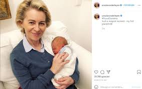 Ursula von der leyen, 61 de ani, este ministrul apărării din germania și deține această poziție de 6 ani. MamÄƒ A 7 Copii Ursula Von Der Leyen A Devenit BunicÄƒ Pentru Prima DatÄƒ Jurnal Fm