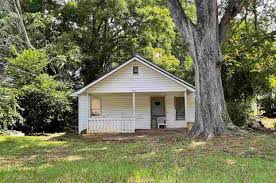 326 N 5th St, Griffin, GA 30223