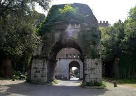 Look through examples of servianische mauer translation in sentences, listen to pronunciation and learn grammar. Reiseinformationen Italien Und Vatikan