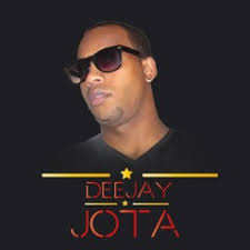 Chris Andela's Instagram, Twitter & Facebook