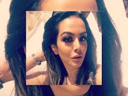 Richa married actor sanjay dutt in new york city, united states in 1987. Sanjay Dutt S Daughter Trishala Dutt Shares A Smouldering Selfie