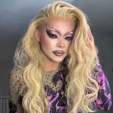 I was just thinking since marks last interview perhaps Rebecca has decided  to distance herself from him and cosmo. It has been said that because of  her "fame" she's receiving handouts from