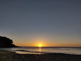 Beautiful Sunset Coucher Du Soleil Sur Une Petite Plage A L Ouest De La Guadeloupe Petit Moment A Savourer Sans Aucune Moderation Sunset Guadeloupe C
