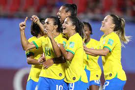 Com gols de marta (2), debinha, andressa e bia zaneratto, a seleção brasileira feminina estreou com vitória sobre a china por 5 a 0 no torneio de futebol da olimpíada de tóquio. Copa De Futebol Feminino Brasil Consegue Vencer A Italia E Vai As Oitavas Tnh1