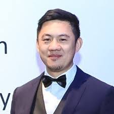 Paul Schmeling's Instagram, Twitter & Facebook