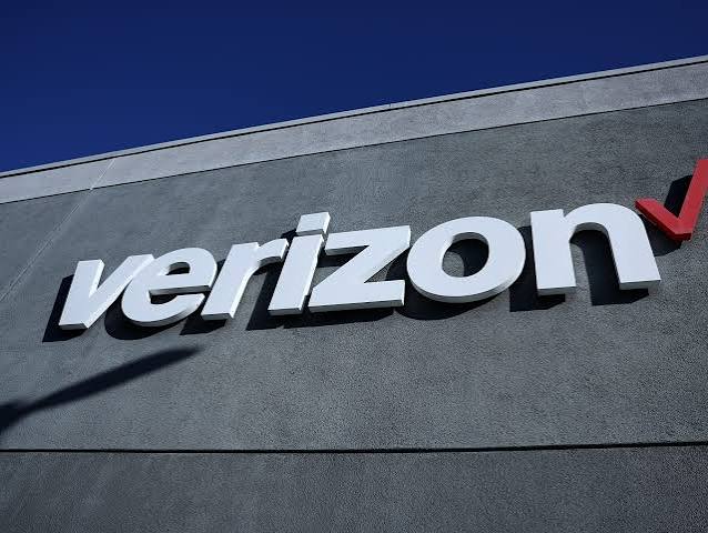 SpaceX Threatens Telecom Stocks: Verizon, AT&T, and T-Mobile Shed Billions  - Barron's