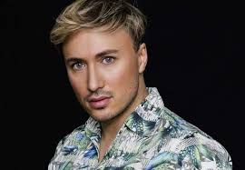 Chando Erik Luna- L'attore spagnolo nella top dei 50 uomini più belli del  mondo