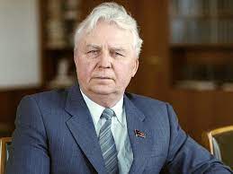 Бывший секретарь цк кпсс прожил 100 лет и запомнился крылатой фразой «борис, ты не прав». Umer Byvshij Sekretar Ck Kpss Egor Ligachev Sharij Net