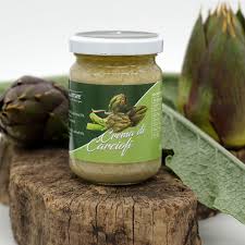 Pulite i carciofi eliminando le foglie più dure, lavateli e tagliateli a fettine. Crema Di Carciofi Terra D Amare