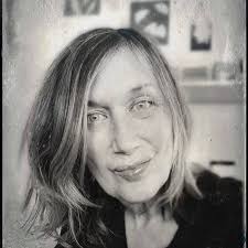 Kari Howard's Instagram, Twitter & Facebook