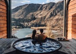 Plymouth, massachusetts, will host different events such as an immersive feast and a thanksgiving day parade on the occasion of the 400th anniversary of the pilgrims landing in the city. 15 Chic Affordable Thanksgiving Getaways