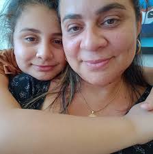 Alegrete: Galho podre cai em cima de uma idosa, em frente à Santa Casa Uma  senhora idosa, foi atingida por um galho grosso, podre, quando andava na  calçada, na rua Simplício Jaques,