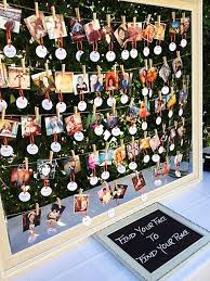 The Bride Took Pictures From Her Guests Facebook Instagram And Used Them As Place Tischordnung Hochzeit Tischdekoration Hochzeit Dekoration Hochzeit