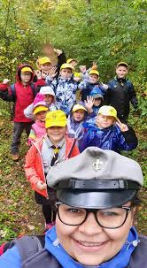 Między Nami Jaskiniowcami”