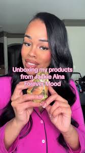 Jackie Aina Unboxing