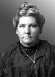 Rosa Hoyt's Instagram, Twitter & Facebook