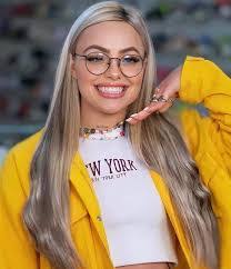 Montel Lee's Instagram, Twitter & Facebook