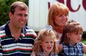 Eugenie steht meghan immer noch sehr nahe, genau wie jack, und sie finden es wirklich unfair,. Als Verlobte Grussen Das Offizielle Verlobungsfoto Von Prinzessin Eugenie Und Jack Brooksbank Stuttgarter Zeitung