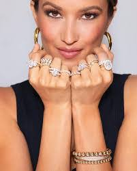 Glenda Hatfield's Instagram, Twitter & Facebook