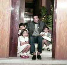 Dharmendra Height Age Wife Children Family Biography More Starsunfolded Convert a height to feet, inches, or centimeters using a simple calculator. dharmendra height age wife children