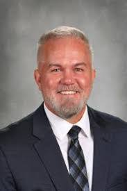 Chris Lennox's Instagram, Twitter & Facebook