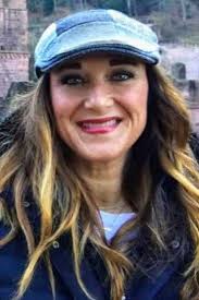 Tattoo artist cries over mum's touching tribute to stillborn twins