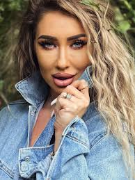 Maria Avram înainte de rinoplastie (1)