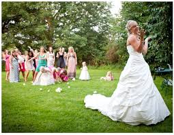 When The Bride Throws Her Bouquet But It Doesnt Reach The Girls And Lands On The Ground In Pieces Wedding Group Photos Bride Bouquets Bride