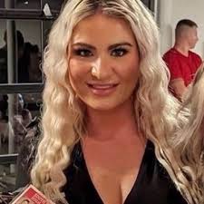 Nicole Clemmer's Instagram, Twitter & Facebook