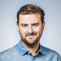 90+ perfiles de «Daniel Neubauer»