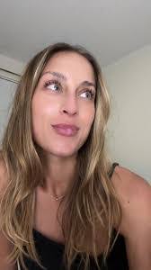 Alison Fanelli's Instagram, Twitter & Facebook