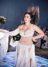 اجمل صور صافيناز ببدلة رقص بيضاء صدرها كبير Belly Dance Curvy Girl Belly Dancers