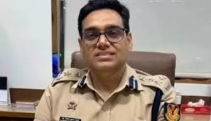 Outstanding Service Recognized: Republic Day Awards for '12th Fail' Fame  IPS Officer Manoj Sharma and Dedicated CISF Personnel