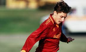 Io non ho parlato con nessuno e non ci sarà nessun. Totti 25 Anni Fa L Esordio La Storia Della Roma Con Un Po Di Malinconia Roma Calciomercato Com