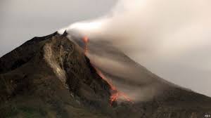 Detik detik gunung berapi krakatau meletus mengerikan krakatau volcano 17 oct 2018 dokumen by. Sinabung Meletus Lagi Keluarkan Awan Panas Bbc News Indonesia