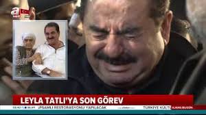 Tatlıses'in boy uzunluğunun 179 santimetre civarında olduğunu söyleyebilmek mümkündür. Ibrahim Tatlises In Aci Gunu Annesi Leyla Tatli Yi Son Yolculuguna Ugurladi Youtube
