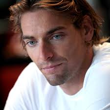 Pour une fois, ce n'est pas dans les tabloïdes que l'on apprend la date du mariage d'un couple aussi discret que celui de valérie bègue et camille lacourt. Camille Lacourt Et Valerie Begue Maries En Secret Elle